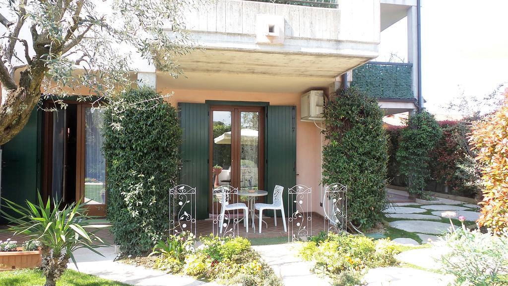 B&B Garda 4U Desenzano del Garda Exterior photo
