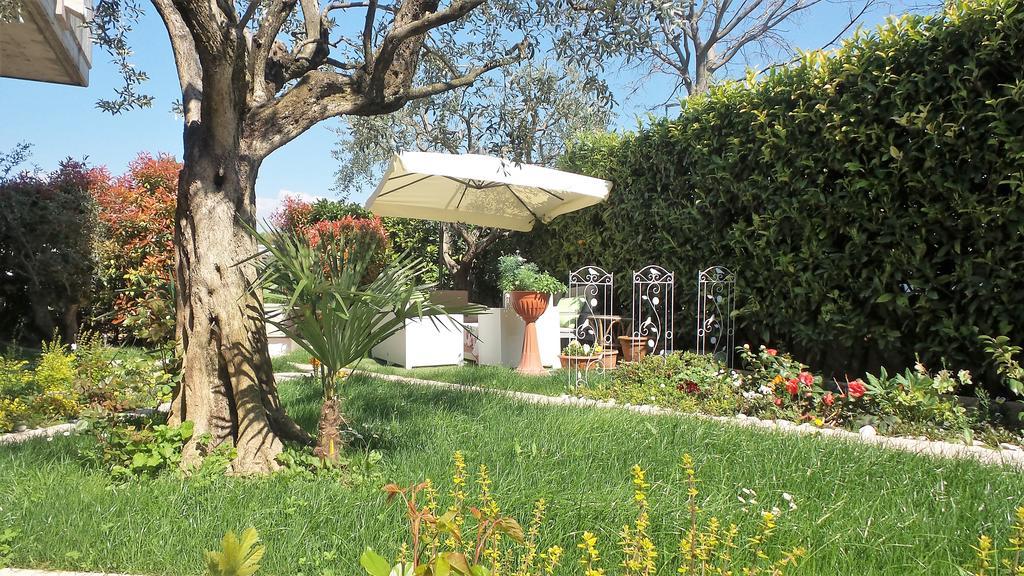 B&B Garda 4U Desenzano del Garda Exterior photo