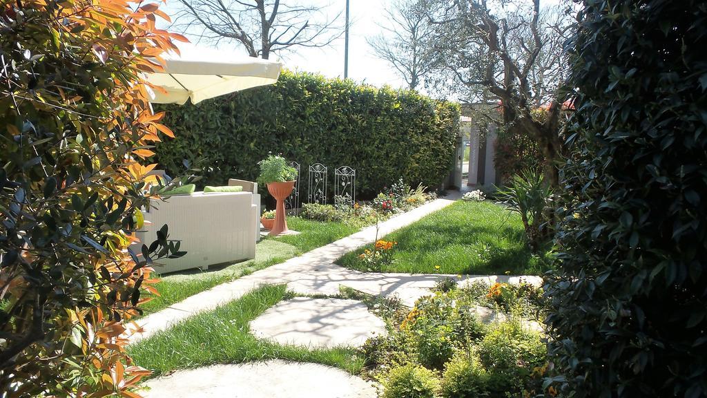 B&B Garda 4U Desenzano del Garda Exterior photo