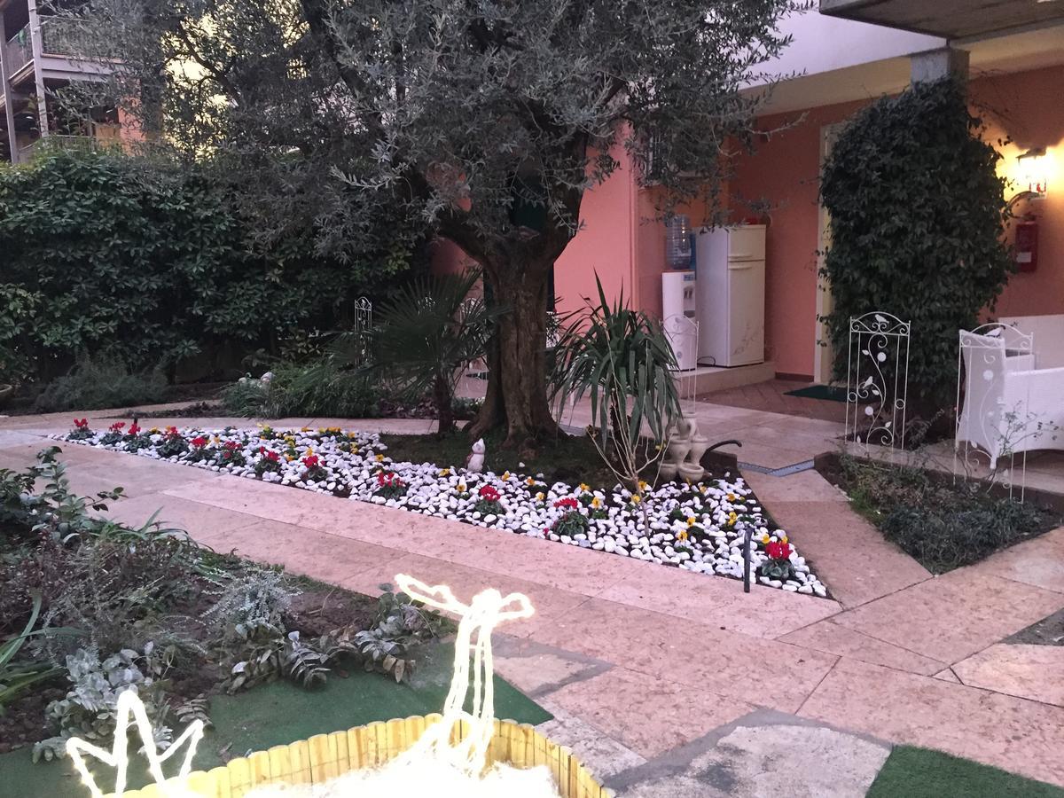 B&B Garda 4U Desenzano del Garda Exterior photo