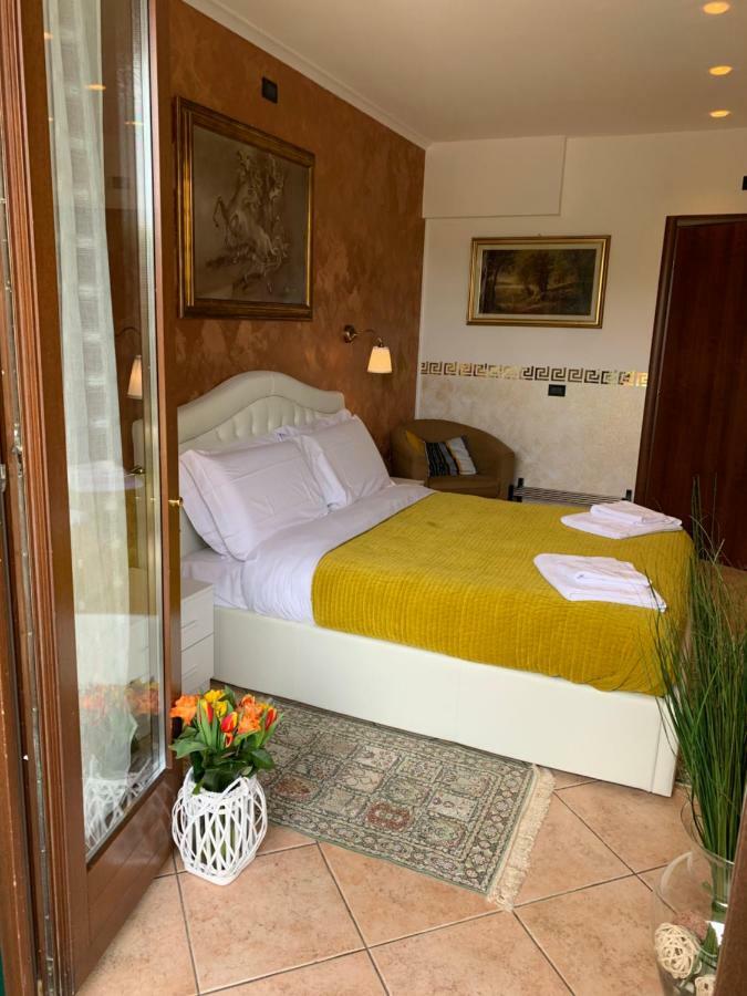 B&B Garda 4U Desenzano del Garda Exterior photo